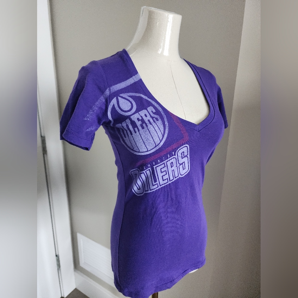 Purple Edmonton Oilers tshirt v neck
